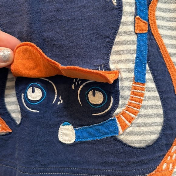 Mini Boden short sleeve appliqué octopus shirt with peek a boo eyes 👀 size 6-7y - Picture 3 of 5